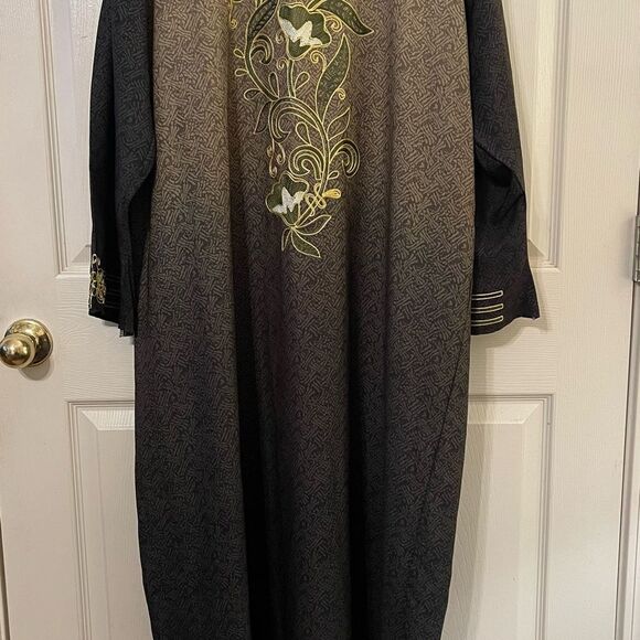 Embellished Brown and Green kaftan Dress with matching Duster - Picture 7 of 11